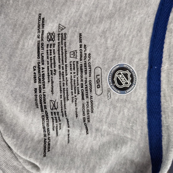 NWT grey Toronto Maple Leafs fitted tee with blue glitter hockey season tshirt - Picture 5 of 5